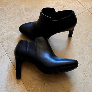 Clarks Ambyr Hope Pump
